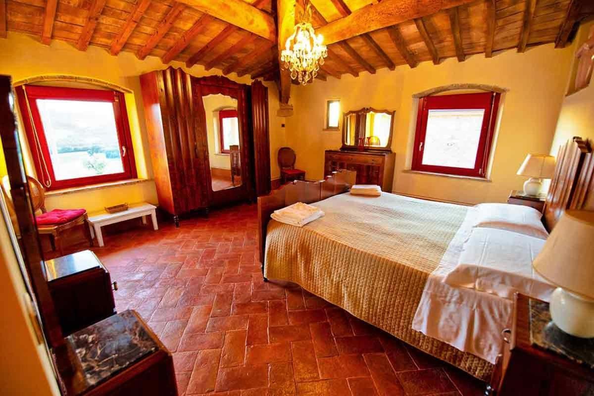 Podere Calvaiola มอนเตคาตีนี วัล ดิ เชชินา ภายนอก รูปภาพ